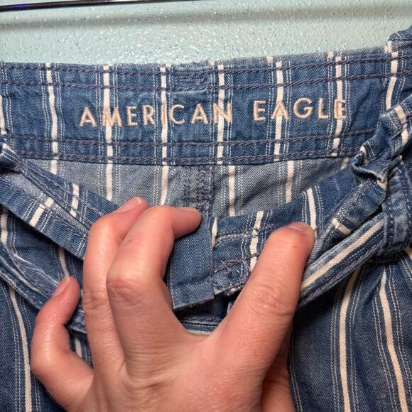 AE Striped Paperbag High Waisted Soft Shorts Tie Belt Blue White Size 6 - Picture 2 of 8